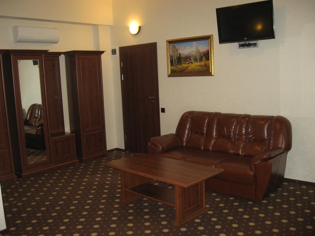 Shato Paradis Hotel Irpin Rum bild