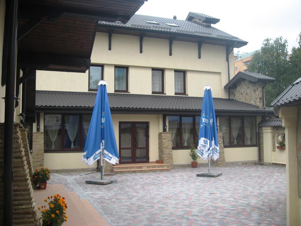 Shato Paradis Hotel Irpin Exteriör bild