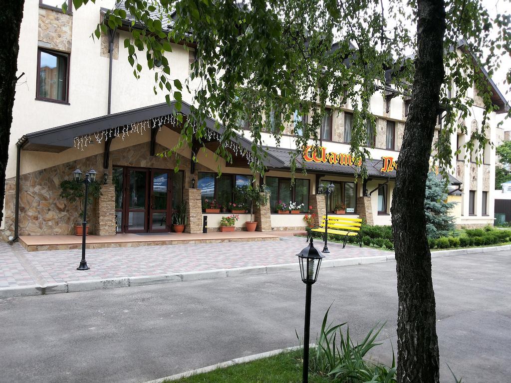Shato Paradis Hotel Irpin Exteriör bild