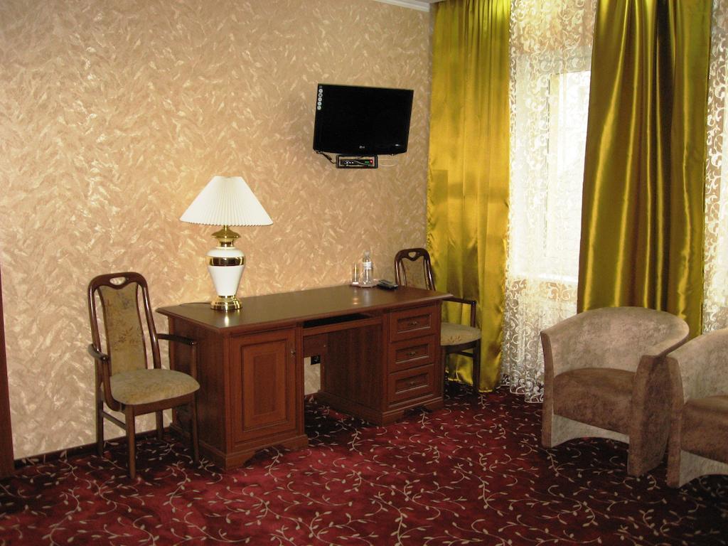Shato Paradis Hotel Irpin Rum bild